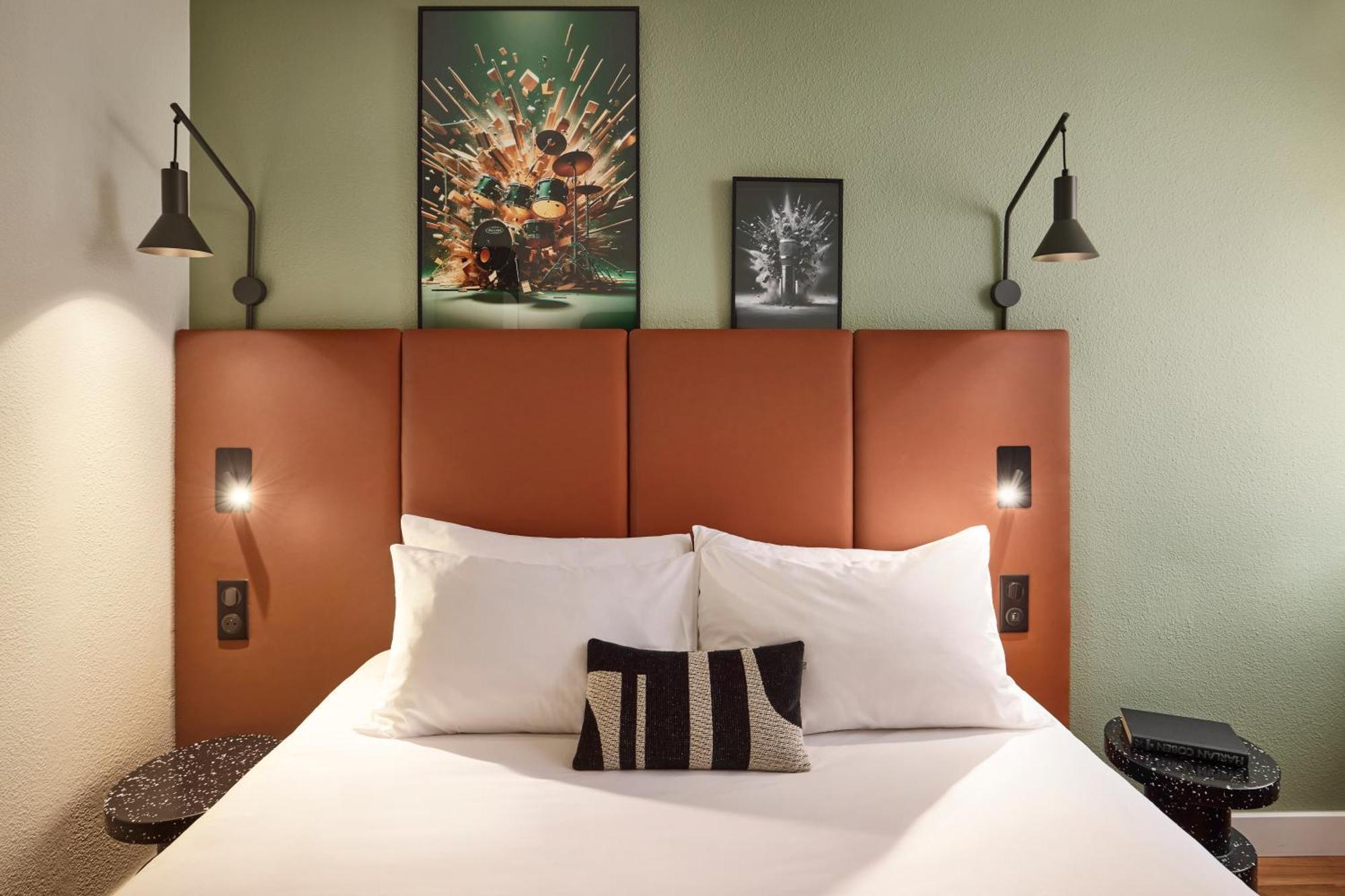 Ibis Port De Plaisance 3* Caen